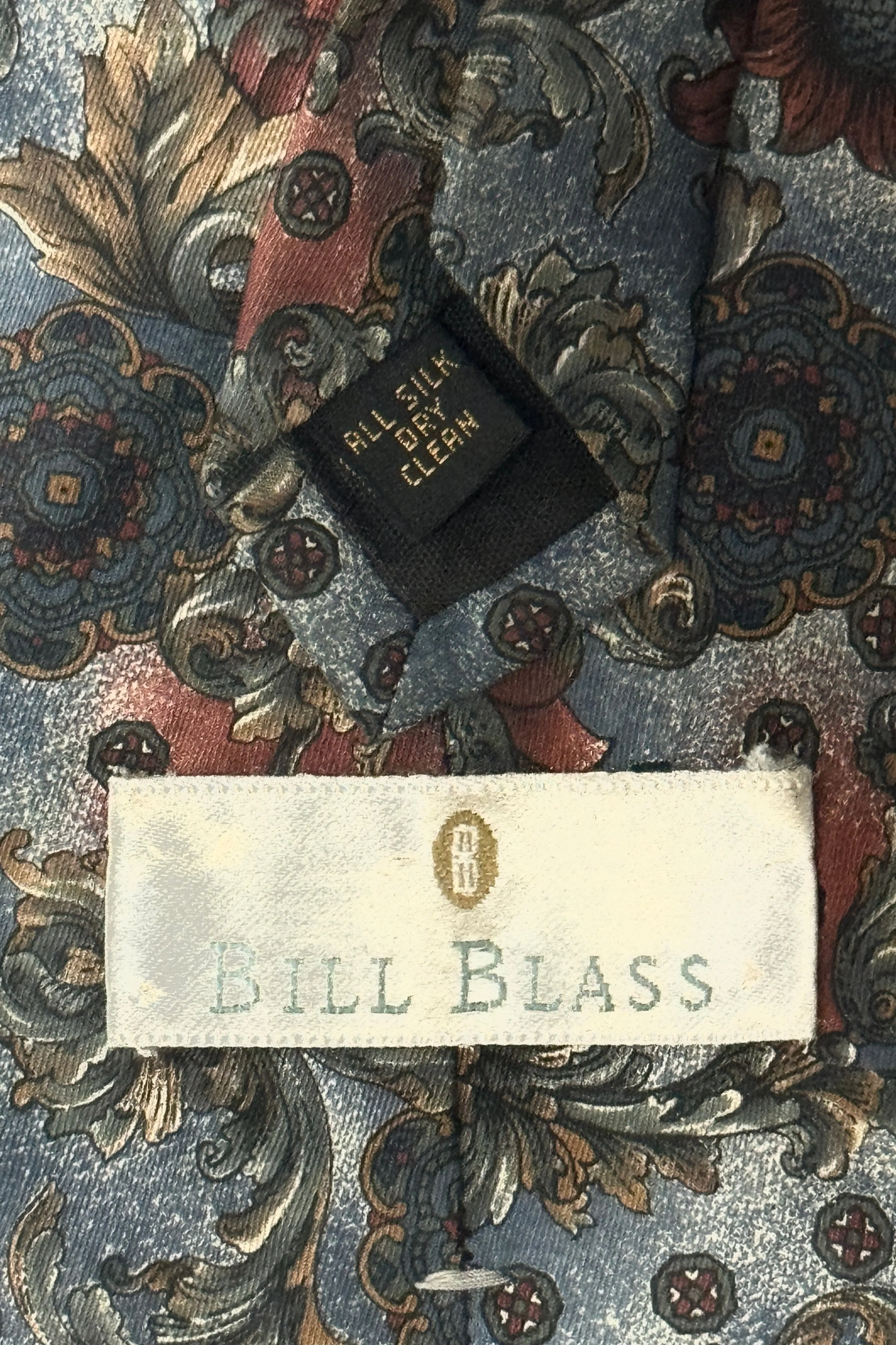 1990’S BILL BLASS MADE IN USA 100% ITALIAN SILK FLORAL HANDMADE TIE