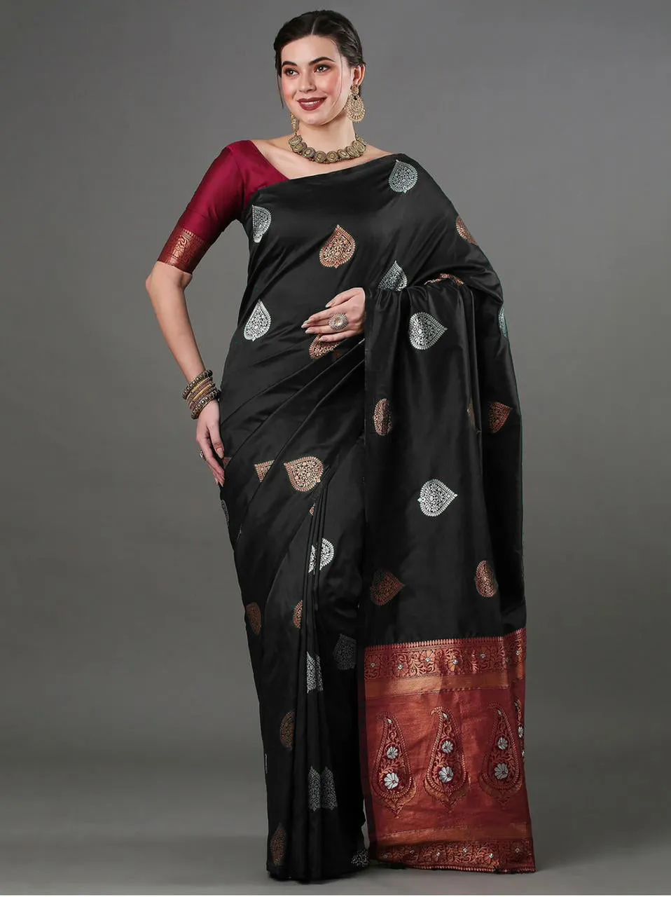 Mesmerising Black Soft Silk Saree With Sophisticated Blouse Piece