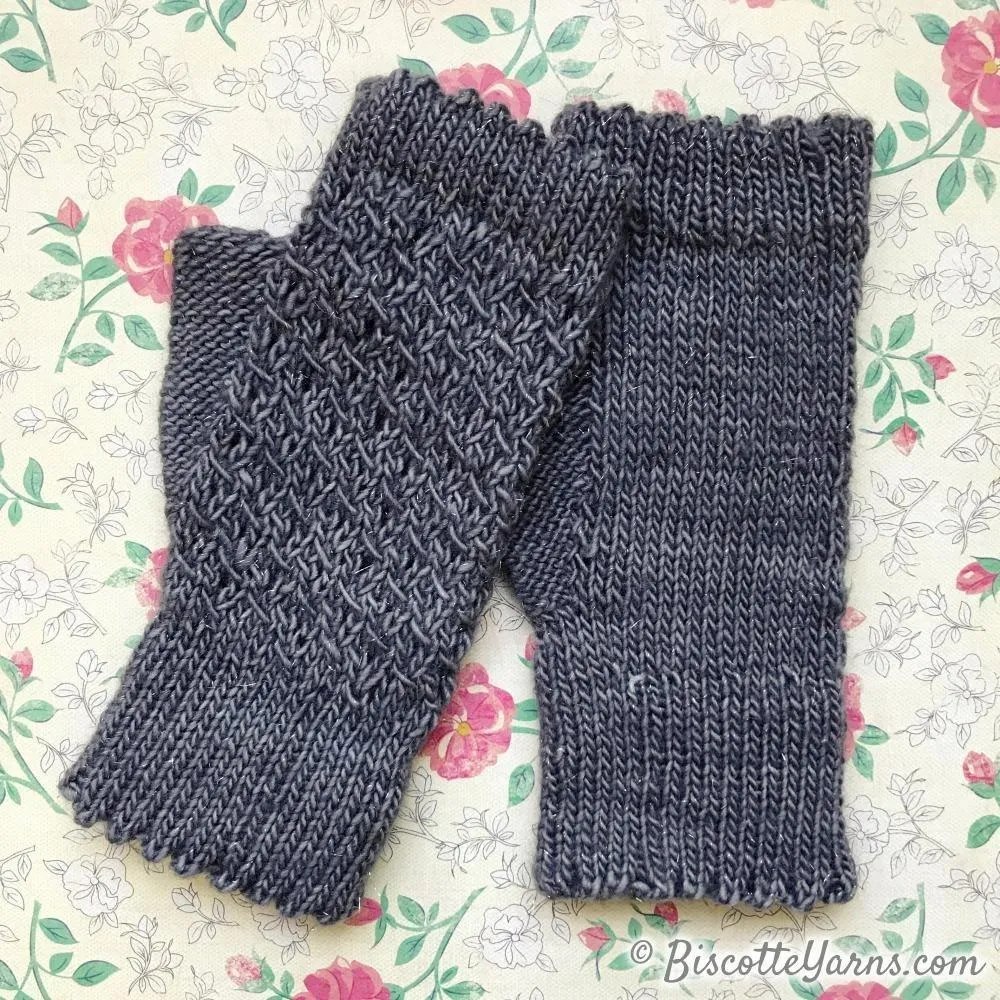 Old Friends | Fingerless mitts knitting pattern