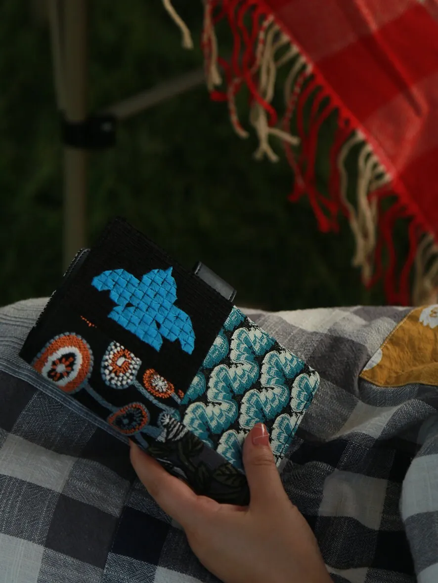 Retro Handmade Quilted Notebook Journal Cover Black Bird Embroidery Flower Wave Lace Patchwork Cloth-Leather A5 A6 B6 Planner Diary Gift
