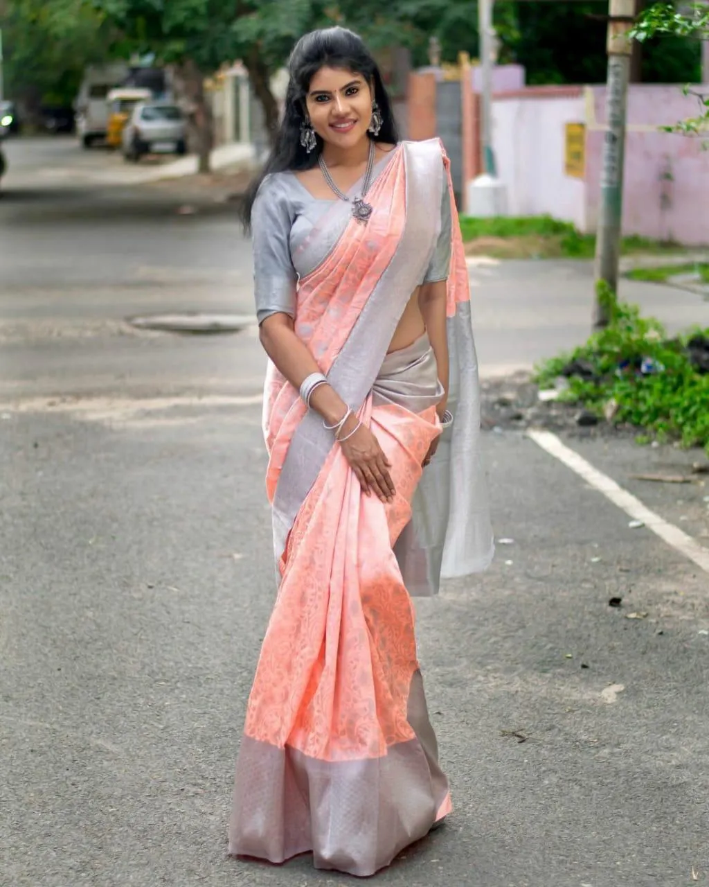 Sophisticated Pink Soft Silk Saree With Outstanding Blouse Piece