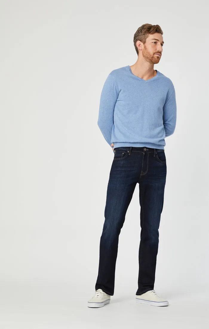 ZACH STRAIGHT LEG JEANS IN RINSE BRUSHED WILLIAMSBURG