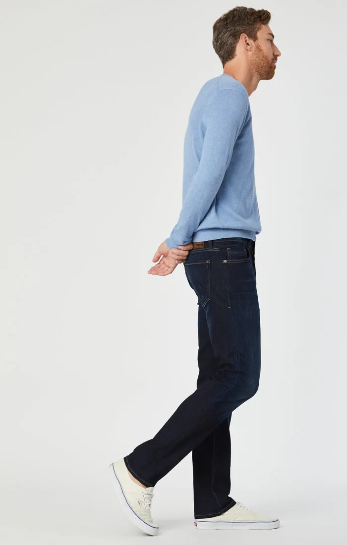 ZACH STRAIGHT LEG JEANS IN RINSE BRUSHED WILLIAMSBURG