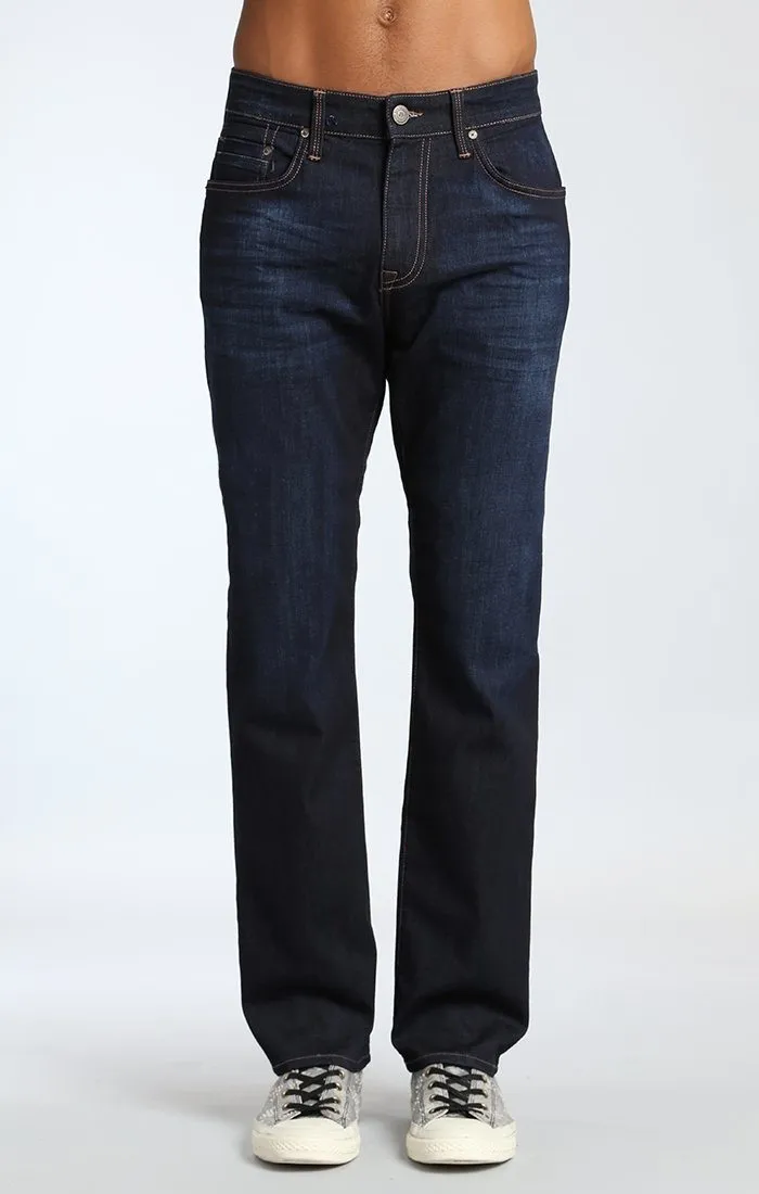 ZACH STRAIGHT LEG JEANS IN RINSE BRUSHED WILLIAMSBURG