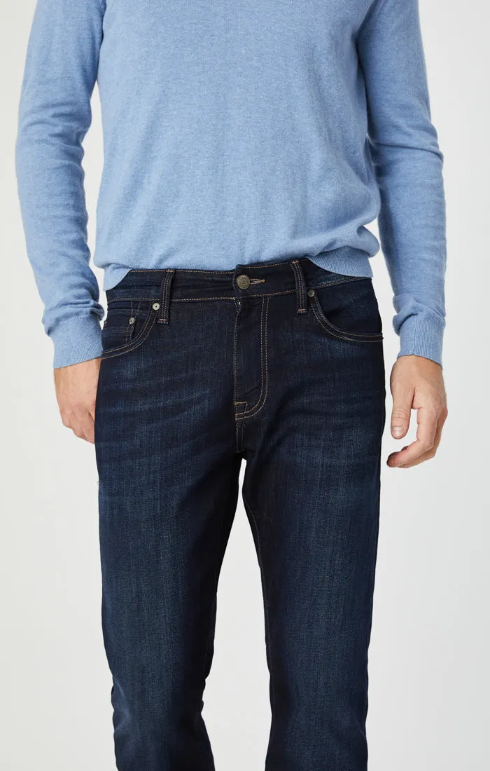 ZACH STRAIGHT LEG JEANS IN RINSE BRUSHED WILLIAMSBURG